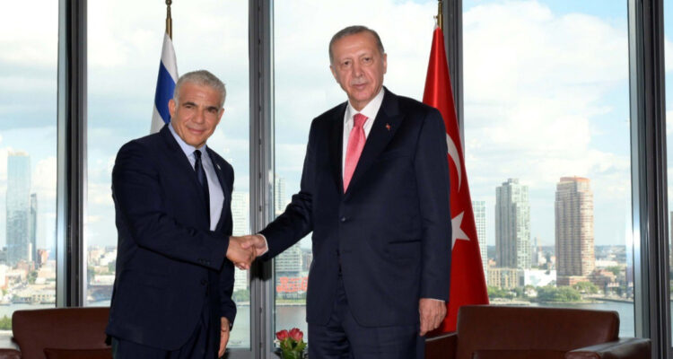 Autoridades de Israel y Turquía se reúnen por primera vez en más de 10 años