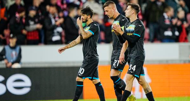 Lazio recompensa a sus fanáticos que viajaron hasta Dinamarca para ver la derrota.