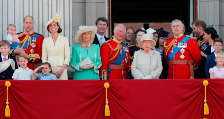 ASI QUEDÓ LA LINEA AL TRONO TRAS LA MUERTE DE LA REINA