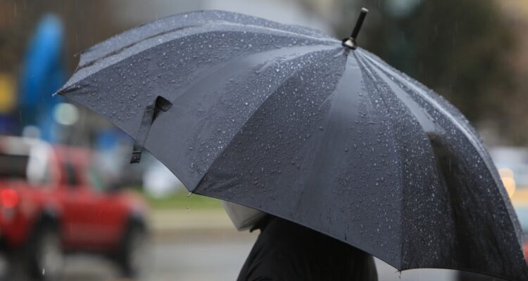 Meteorología prevé precipitaciones leves este sábado en la región Metropolitana