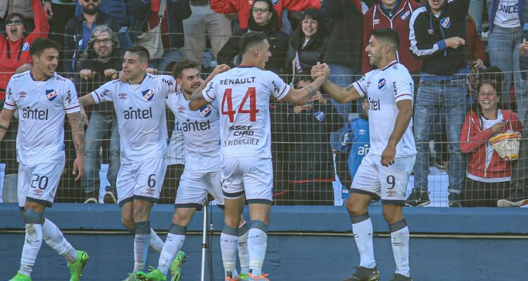 Luis Suárez fue figura en triunfo de Nacional sobre Peñarol.