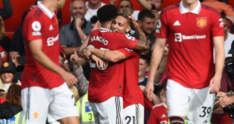 Manchester United gana en los primeros 45′ minutos al Arsenal.