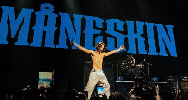 Maneskin en Chile: Un debut problemático que tuvo toples y un excandidato a La Moneda en el público