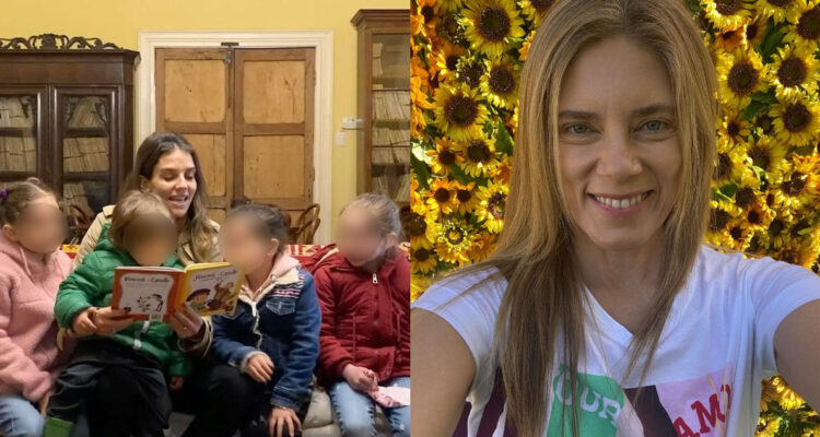 María Luisa Godoy lee a sus hijos en una fotografía. A su lado, una foto de Mónica Rincón.