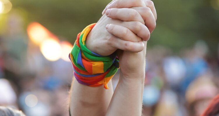 DT anunció la extensión de los derechos laborales para los matrimonios igualitarios