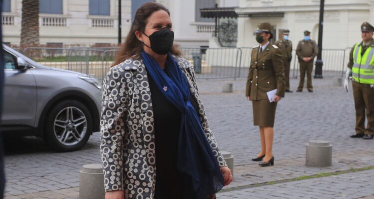 oposicion-emplaza-a-maya-fernandez