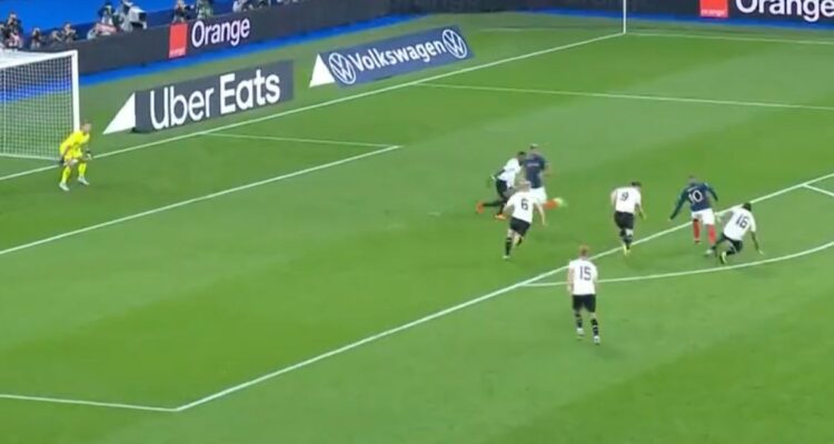 Mbappé marca un golazo en victoria de Francia por la Nations League