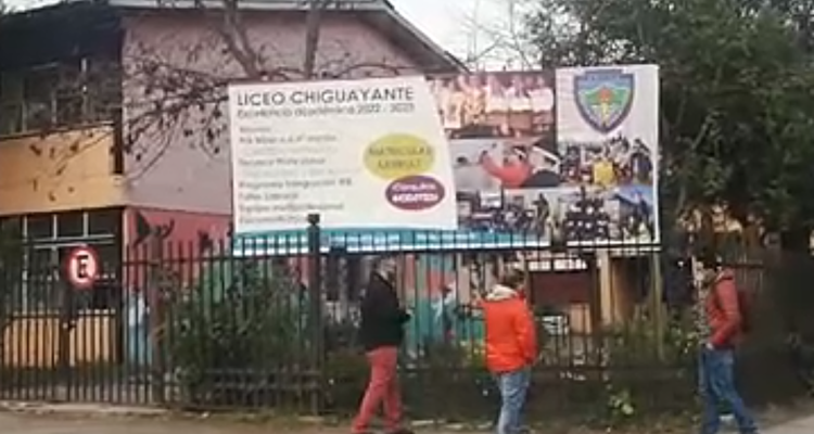 Dos menores terminan baleados tras enfrentarse a Carabineros durante robo a liceo en Chiguayante.