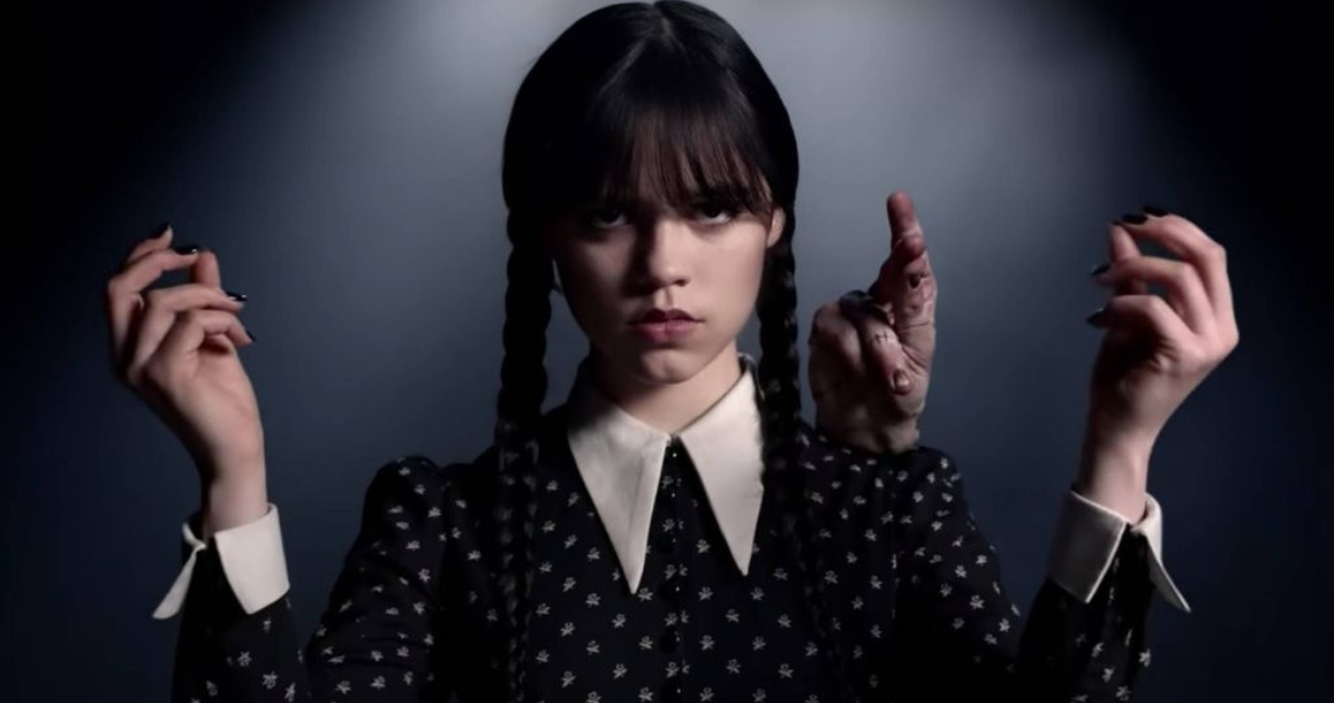 Vistazo a la Merlina de Jenna Ortega, que protagonizará la serie dirigida por Tim Burton.