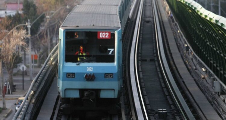 Metro suspende servicio parcial en Línea 2 por procedimiento de emergencia