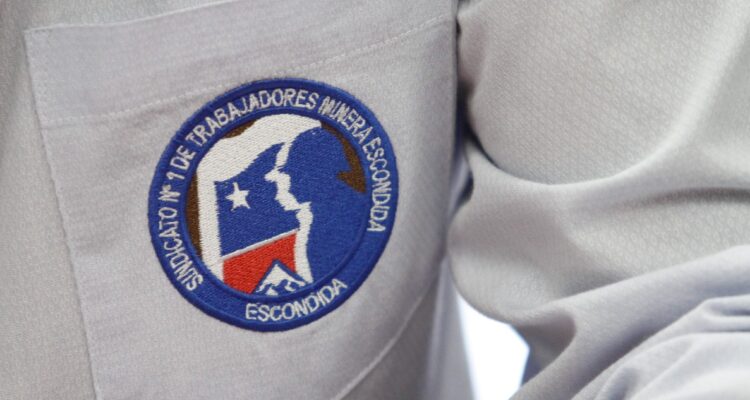 Sindicato de la Minera Escondida vota a favor de una huelga y acusa problemas de seguridad en faenas