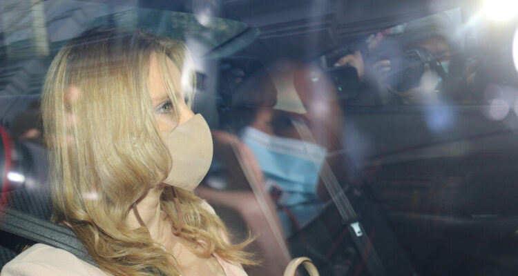 Ministra Rutherford procesará a exsecretarios generales del Ejército por malversación