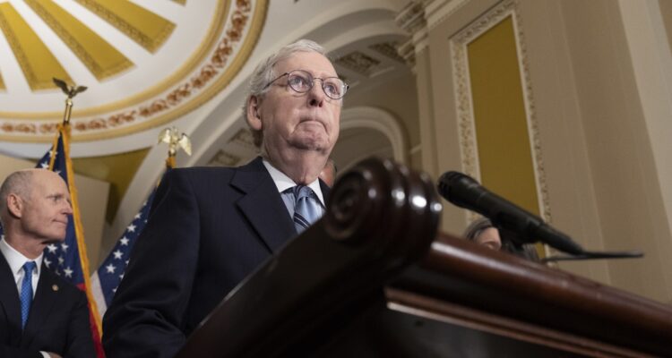 Mitch McConell, jefe de la bancada republicana en el Senado de los EEUU.
