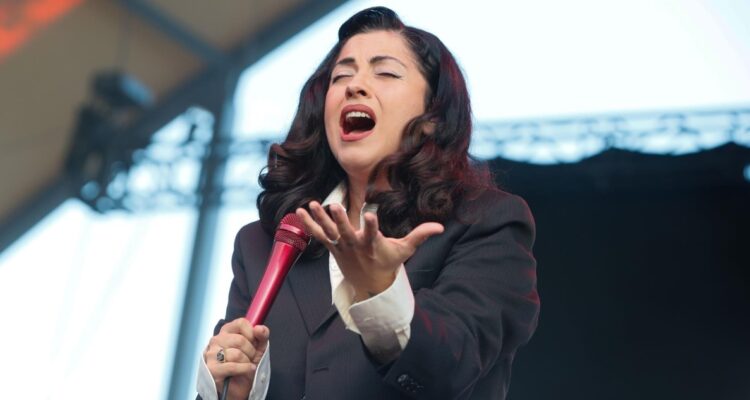 Mon Laferte es nominada al Latin Grammy 2022: competirá contra Daddy Yankee y Ricky Martin