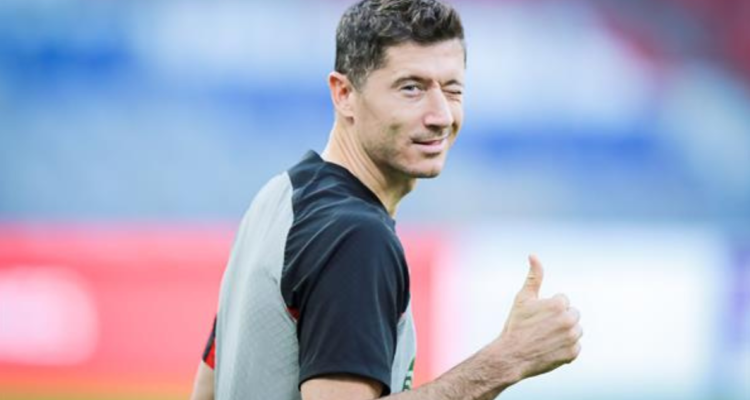 Lewandowski usará el brazalete con los colores de Ucrania en el Mundial de Catar.