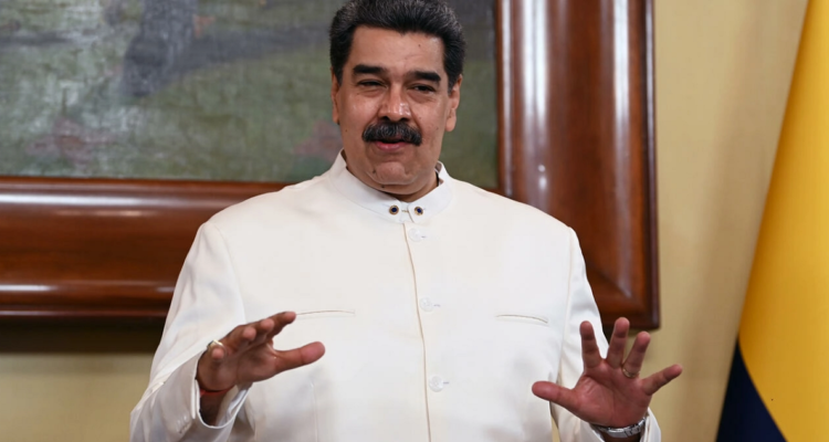 Nicolás Maduro ante la prensa.