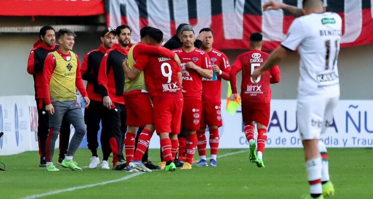 Ñublense venció a Palestino en Chillán