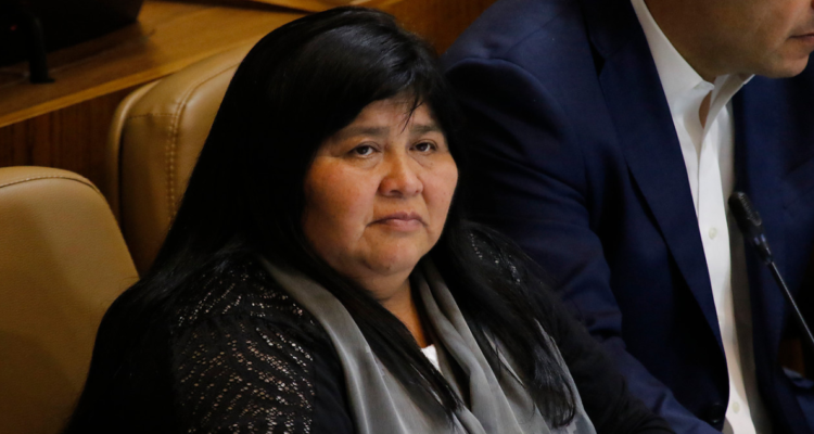 Emilia Nuyado acusa racismo contra pueblos originarios en discusión por nuevo proceso constituyente.