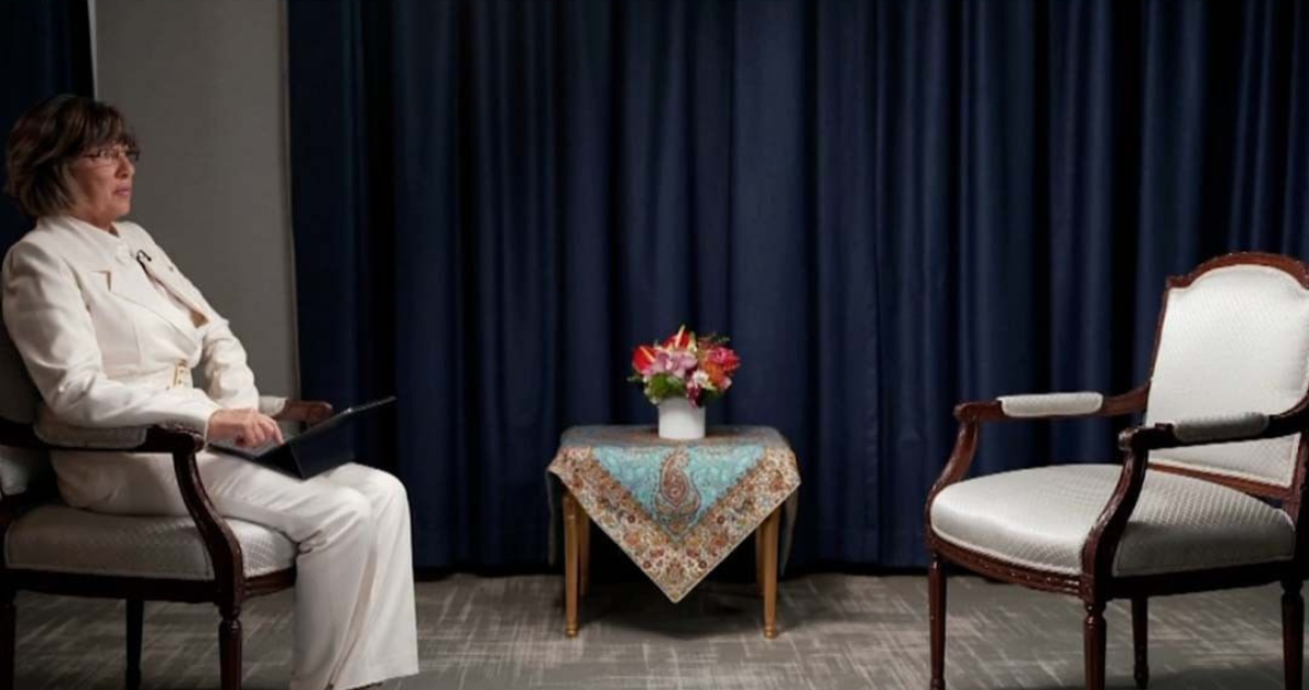 Presentadora de CNN, Christiane Amanpour, al enterarse de que el presidente de Irán no haría la entrevista