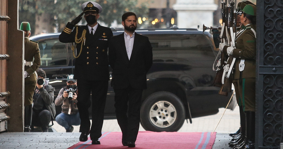 Presidente de la República, Gabriel Boric, ingresando a La Moneda.