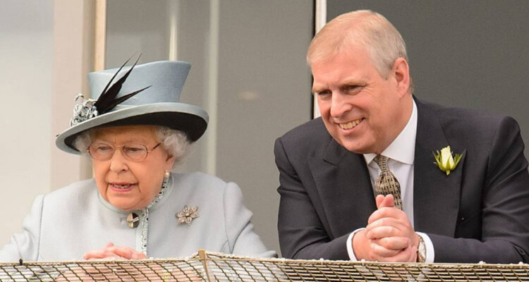 Príncipe Andrés y su madre, la reina Isabel II
