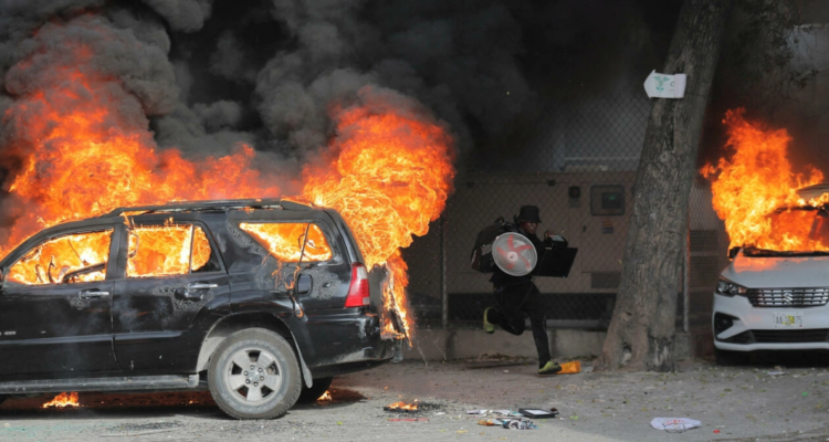 Violentas protestas y saqueos en Haití.