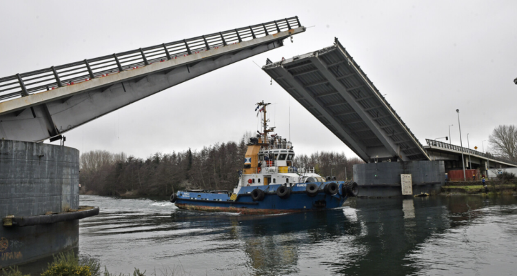 Se acerca solución definitiva para el levante del puente Cau Cau: trabajos comenzarán en septiembre.