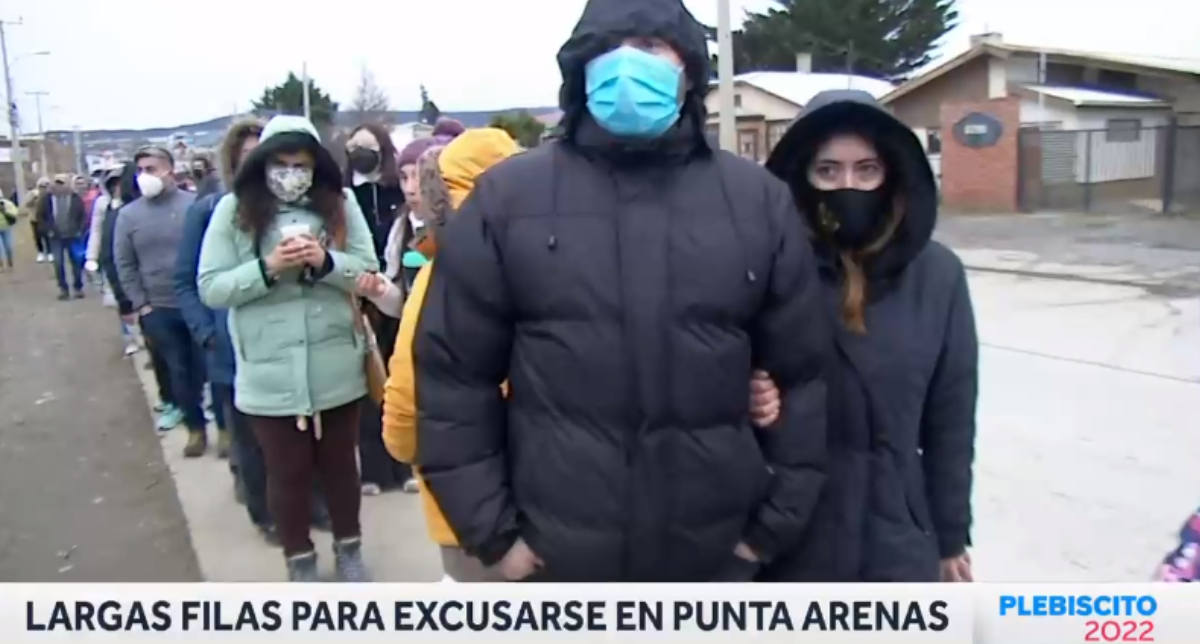 Largas filas en Punta Arenas para excusarse