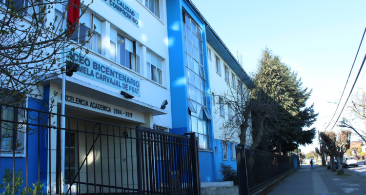 Fachada Liceo Carmela Carvajal Osorno