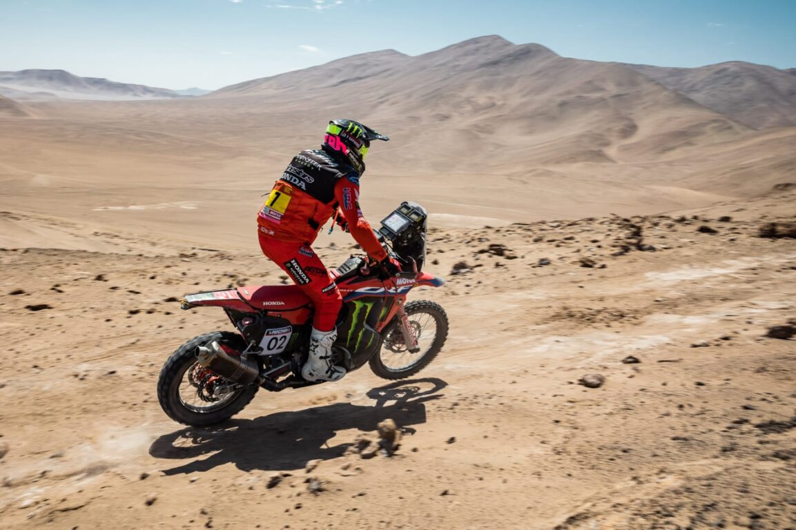 Pablo Quintanilla se queda con el Atacama Rally en motos.