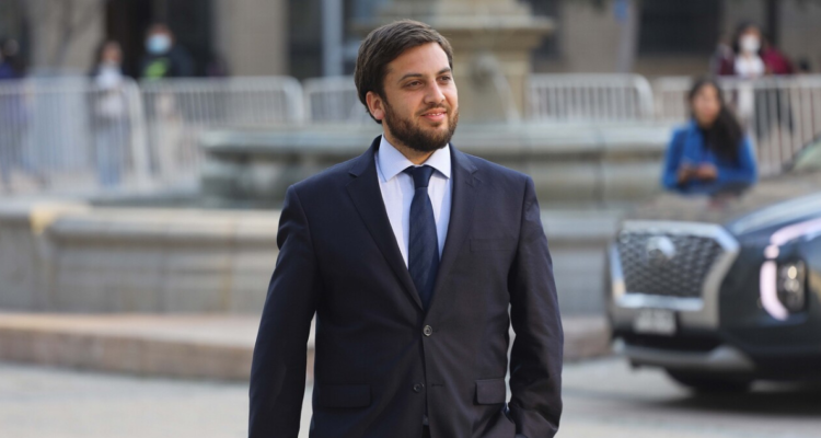 Raúl soto valora parada militar