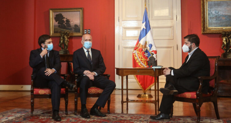 Presidentes del Senado y de la Cámara se reúnen con Boric para analizar escenario tras Plebiscito