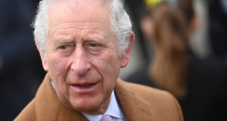 Rey Carlos III asume como nuevo monarca