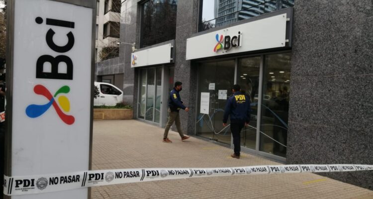 Habrían sustraído $600 millones: delincuentes perpetran robo en un banco de Las Condes