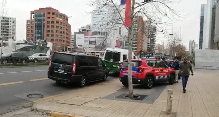 Motochorros roban 25 mil dólares a víctima en Las Condes