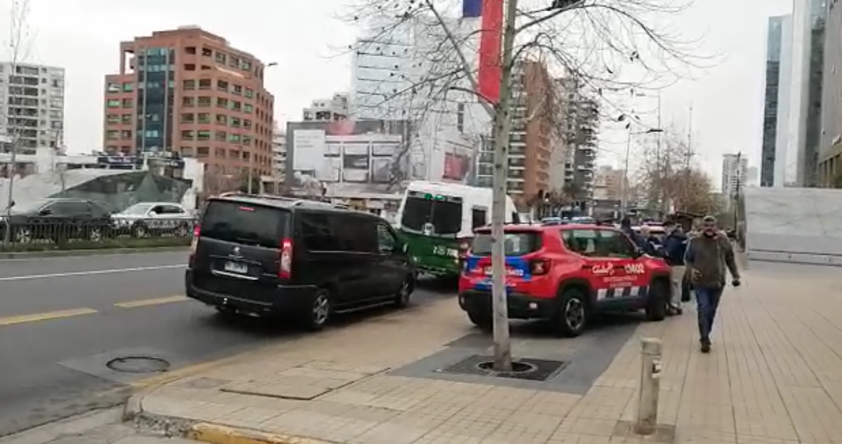 Motochorros roban 25 mil dólares a víctima en Las Condes