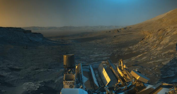 El Róver Perseverance en el suelo de Marte. Actualmente el planeta tiene 7 toneladas de basura.