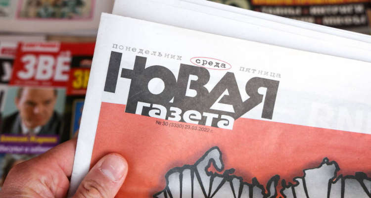 Un periódico de Novaya Gazeta.