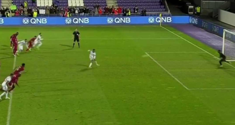 Alexis Sánchez se pierde el gol de la victoria ante Qatar.