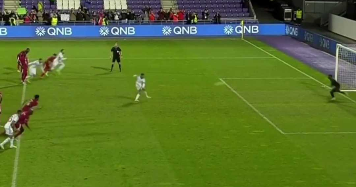 Alexis Sánchez se pierde el gol de la victoria ante Qatar.