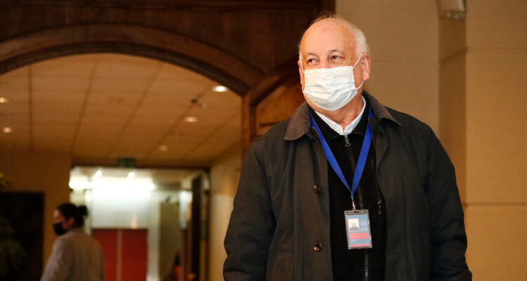 Teillier se adelanta a cadena nacional del presidente Boric y revela incremento del Presupuesto 2023