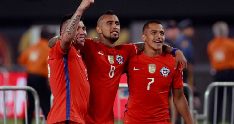 Medel, Sánchez y Vidal no aparecen en texto del Mineduc por decisión de su representante.