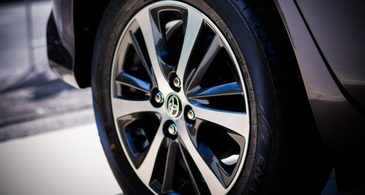 Toyota reanudará producción en Argentina, pero tuvo que conseguir neumáticos en Brasil