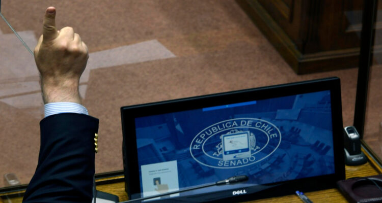 Oposición logra poner en tabla el TPP11 en el Senado