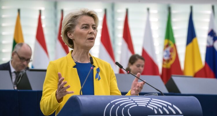 Ursula Von Der Leyen ante el Parlamento Europeo.