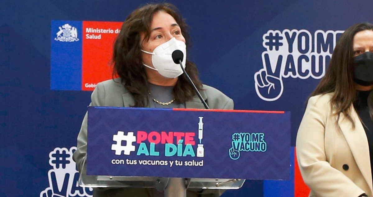 Ministra de salud y vacunación covid-19
