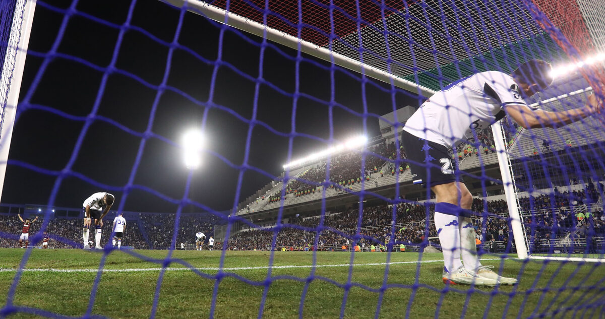 Vélez Sarsfield fue humillado por Flamengo en su maltratada cancha.