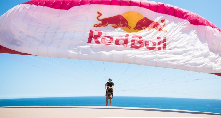 Víctor Carrera se coronó campeón mundial de Parapente Acrobático.