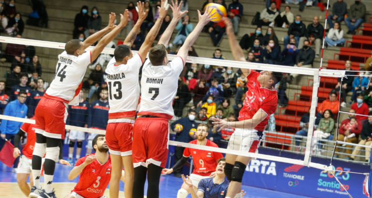 La selección de Voley de Venezuela le da con todo a Chile.