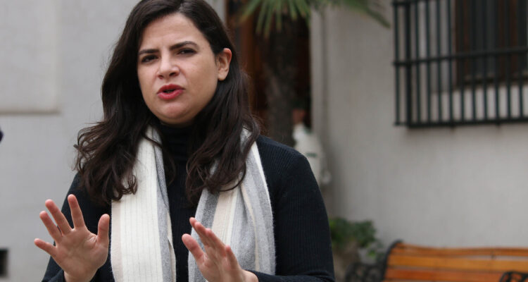 parlamentarias-emplazan-ministra-orellana